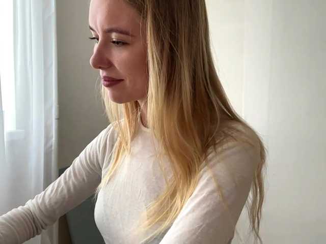 AnjaSalvant live cam on BongaCams