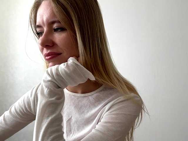 AnjaSalvant live cam on BongaCams
