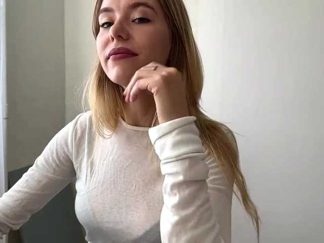 AnjaSalvant live cam on BongaCams