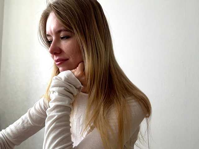 AnjaSalvant live cam on BongaCams