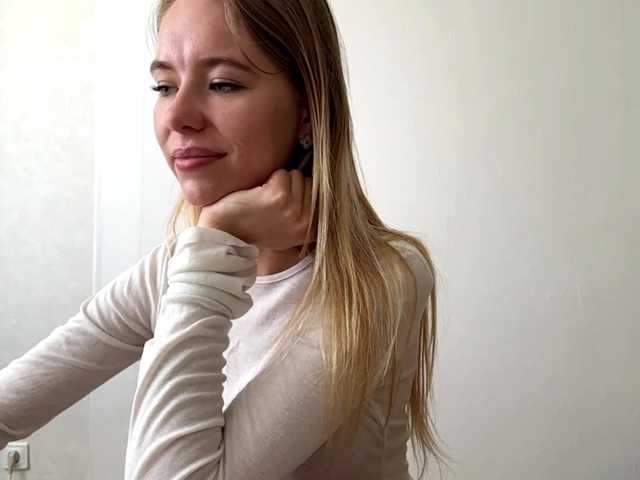 AnjaSalvant live cam on BongaCams