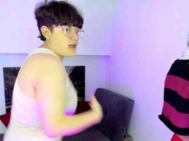 NickAndMia webcam