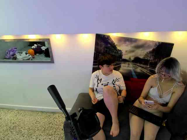 NickAndMia webcam