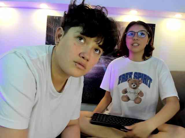 NickAndMia webcam