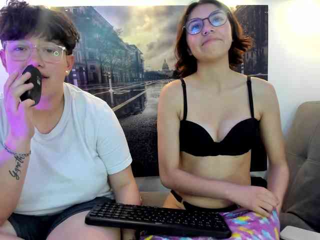 NickAndMia webcam
