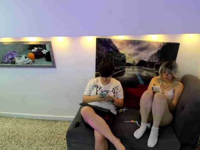 NickAndMia webcam