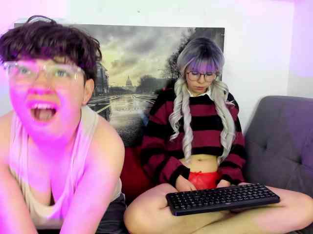 NickAndMia webcam