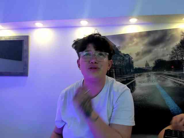 NickAndMia webcam