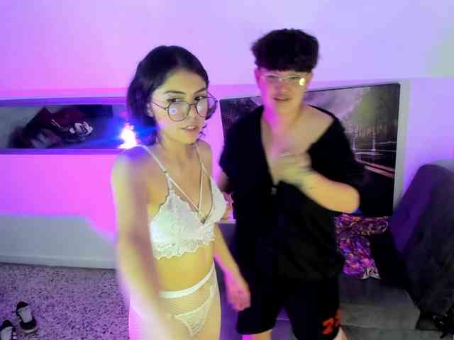 NickAndMia webcam