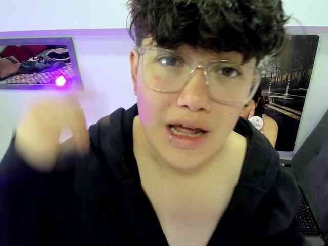 NickAndMia webcam