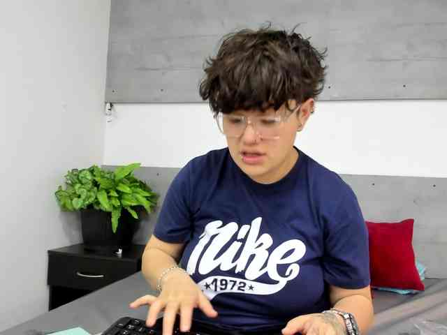 NickAndMia webcam