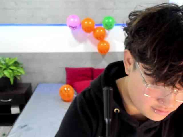 NickAndMia webcam