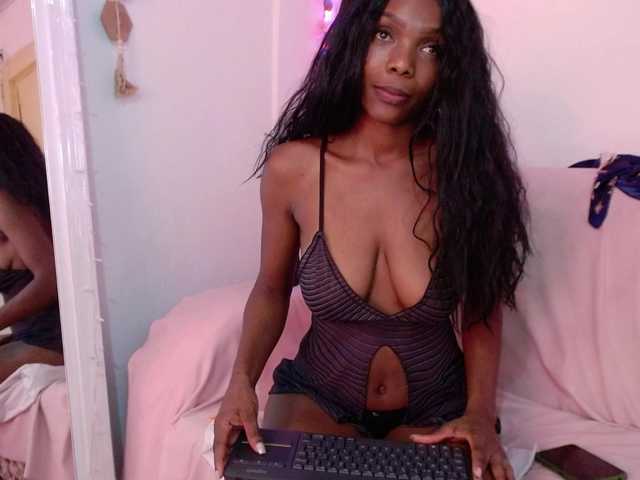MariamLafer live cam preview