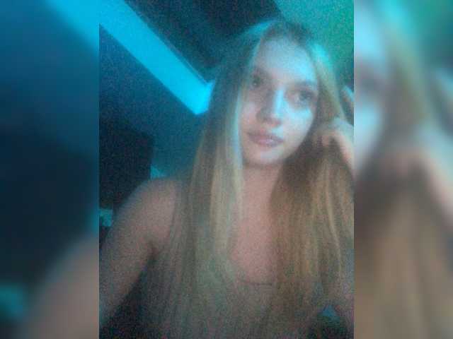 Kiss213773 live cam on BongaCams