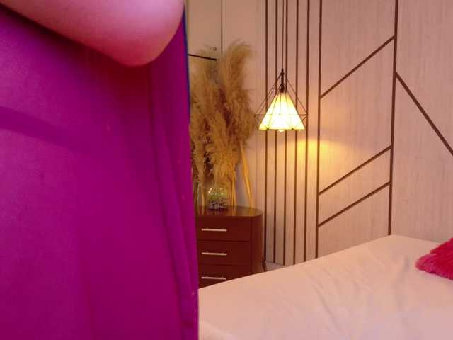 LeahSaenz live cam on BongaCams