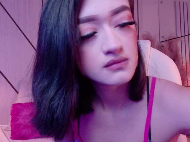 LeahSaenz live cam on BongaCams