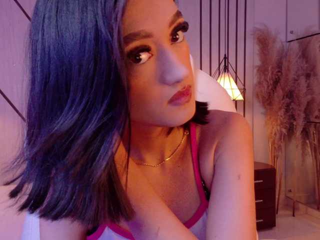 LeahSaenz live cam on BongaCams