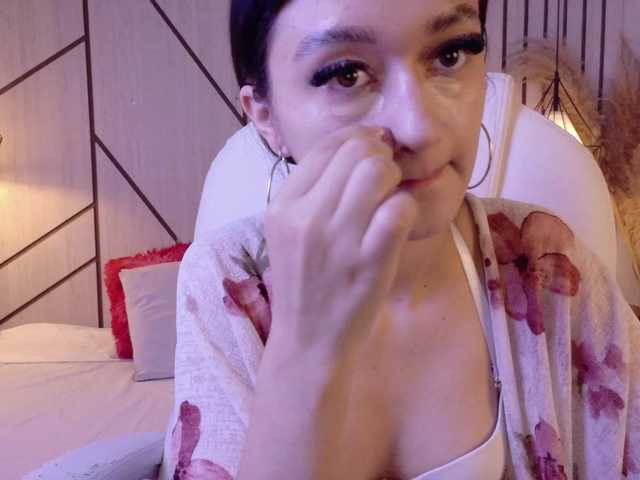 LeahSaenz live cam on BongaCams