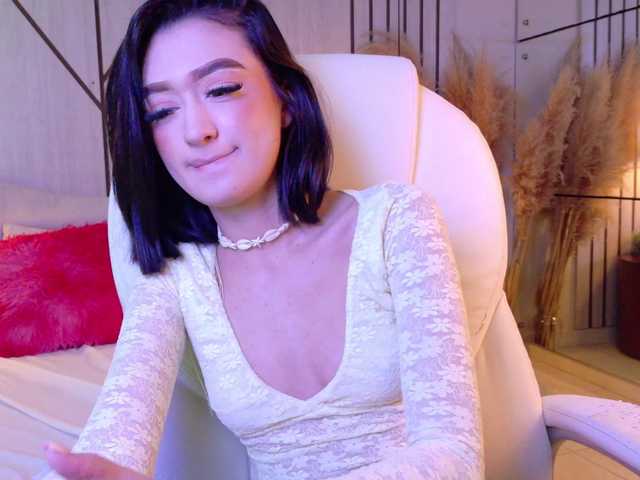 LeahSaenz live cam on BongaCams