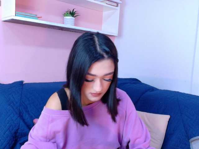 LeahSaenz live cam on BongaCams