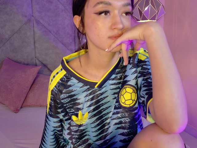 LeahSaenz live cam on BongaCams