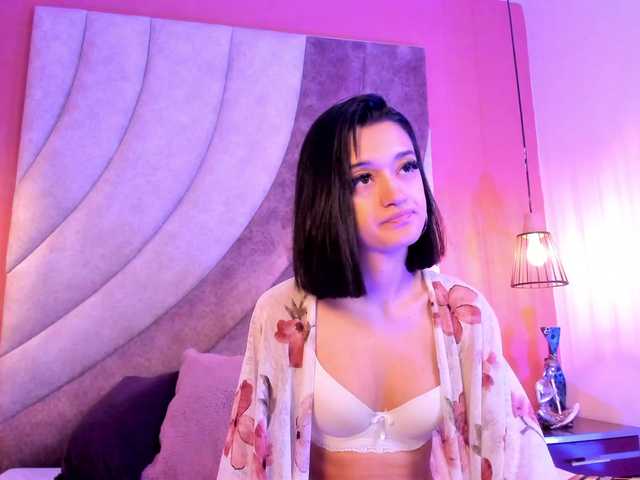 LeahSaenz live cam on BongaCams