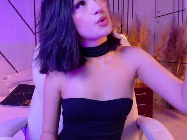 LeahSaenz live cam on BongaCams