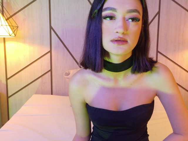 leahsaenz live sex show