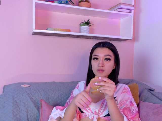 LeahSaenz live cam on BongaCams