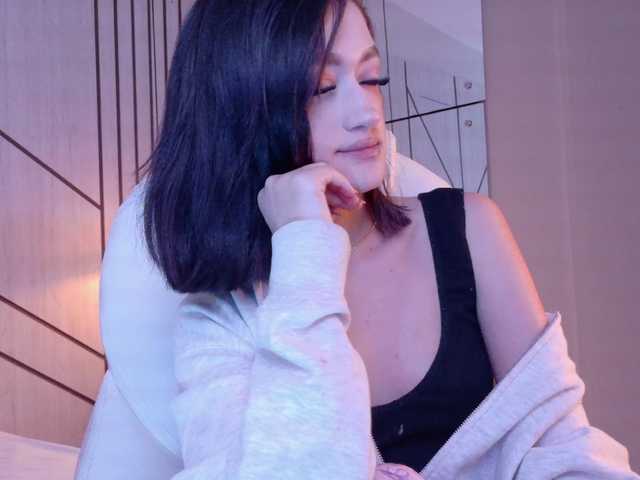 LeahSaenz live cam on BongaCams