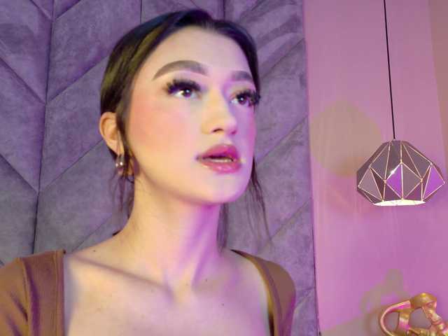 LeahSaenz live cam on BongaCams