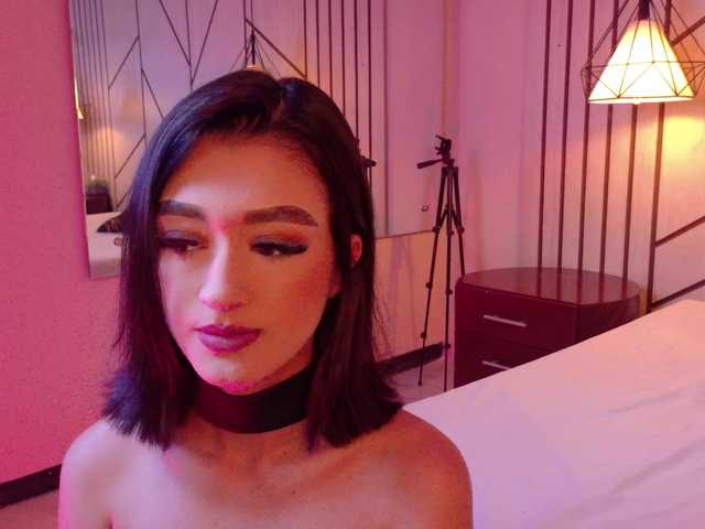 LeahSaenz live webcam show