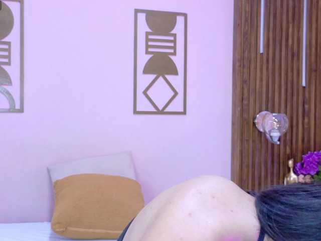 LeahSaenz live cam on BongaCams