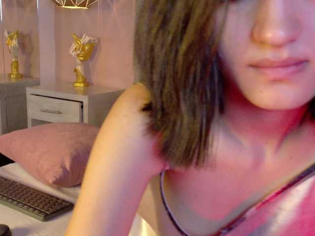 LeahSaenz live cam on BongaCams
