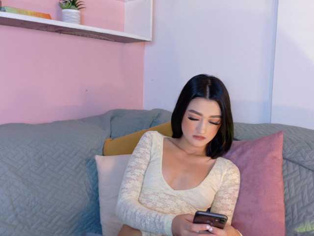 LeahSaenz live cam on BongaCams
