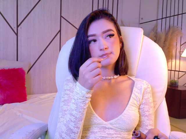 leahsaenz live sex show