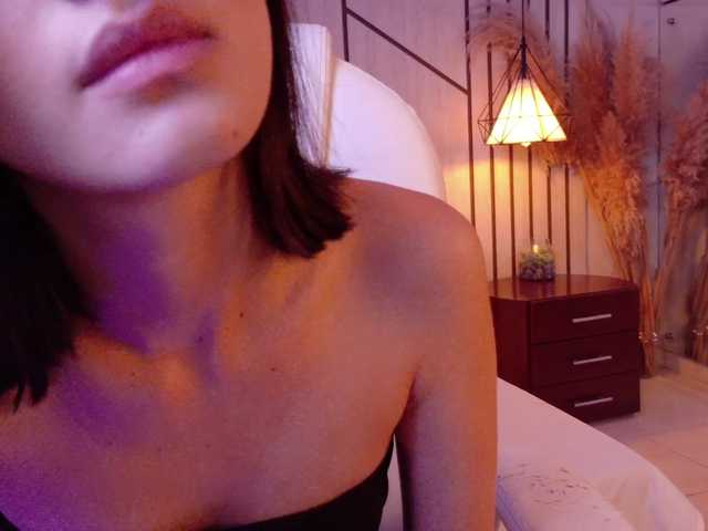 LeahSaenz live cam on BongaCams