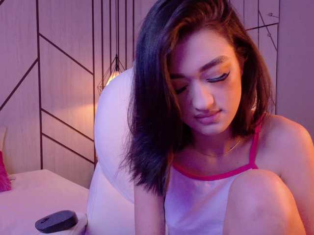 LeahSaenz live cam on BongaCams