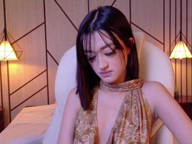 LeahSaenz live webcam show