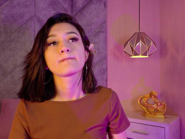 LeahSaenz live cam on BongaCams