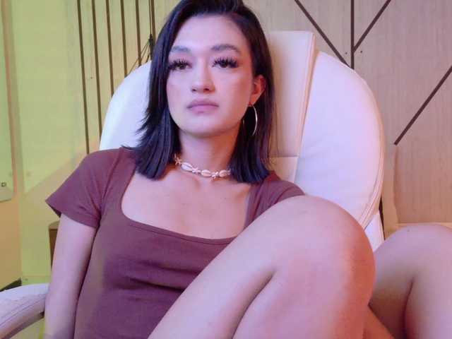 LeahSaenz live cam on BongaCams