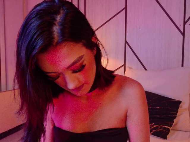 LeahSaenz live webcam show