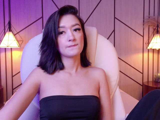 LeahSaenz live cam on BongaCams