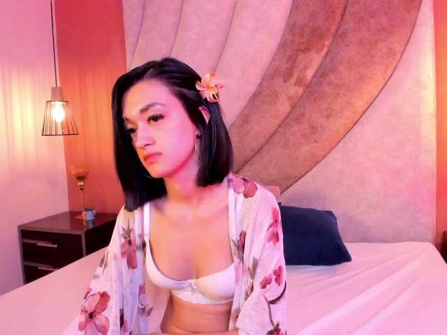 LeahSaenz live cam on BongaCams