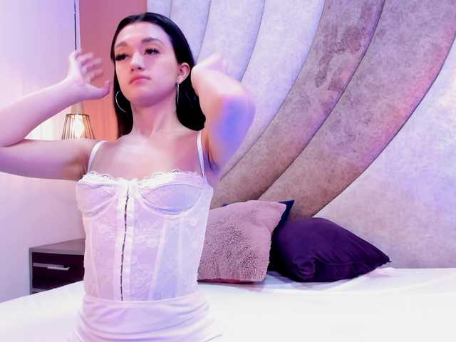 LeahSaenz live cam