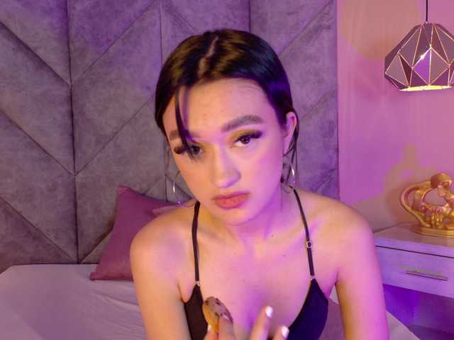 LeahSaenz live cam on BongaCams