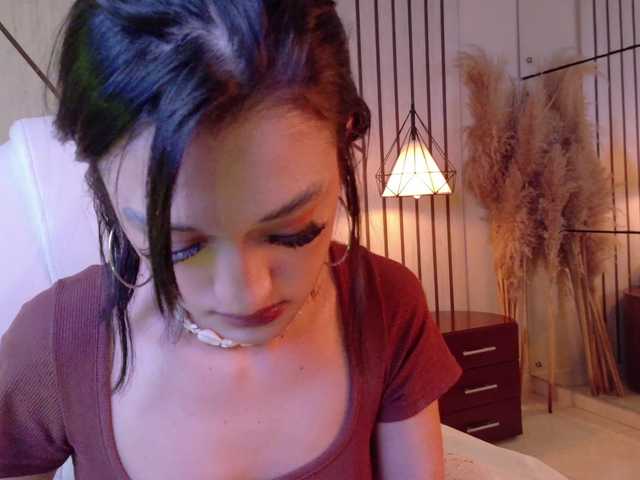 LeahSaenz live cam on BongaCams