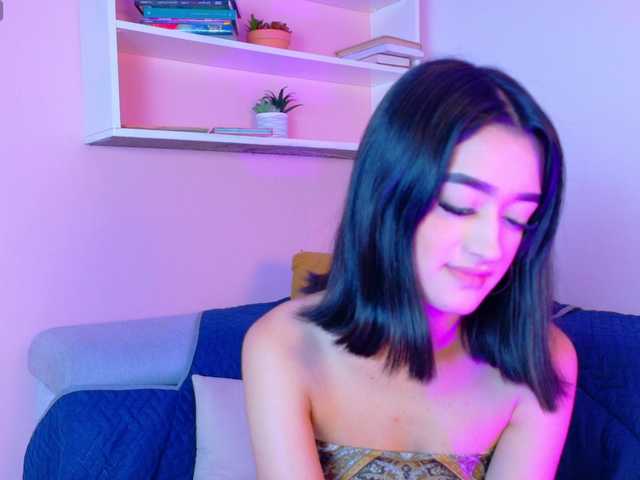 LeahSaenz live cam on BongaCams