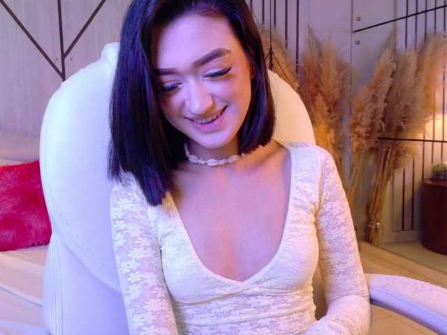 LeahSaenz live cam on BongaCams