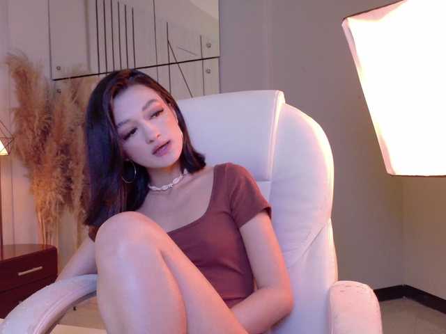 LeahSaenz live cam on BongaCams